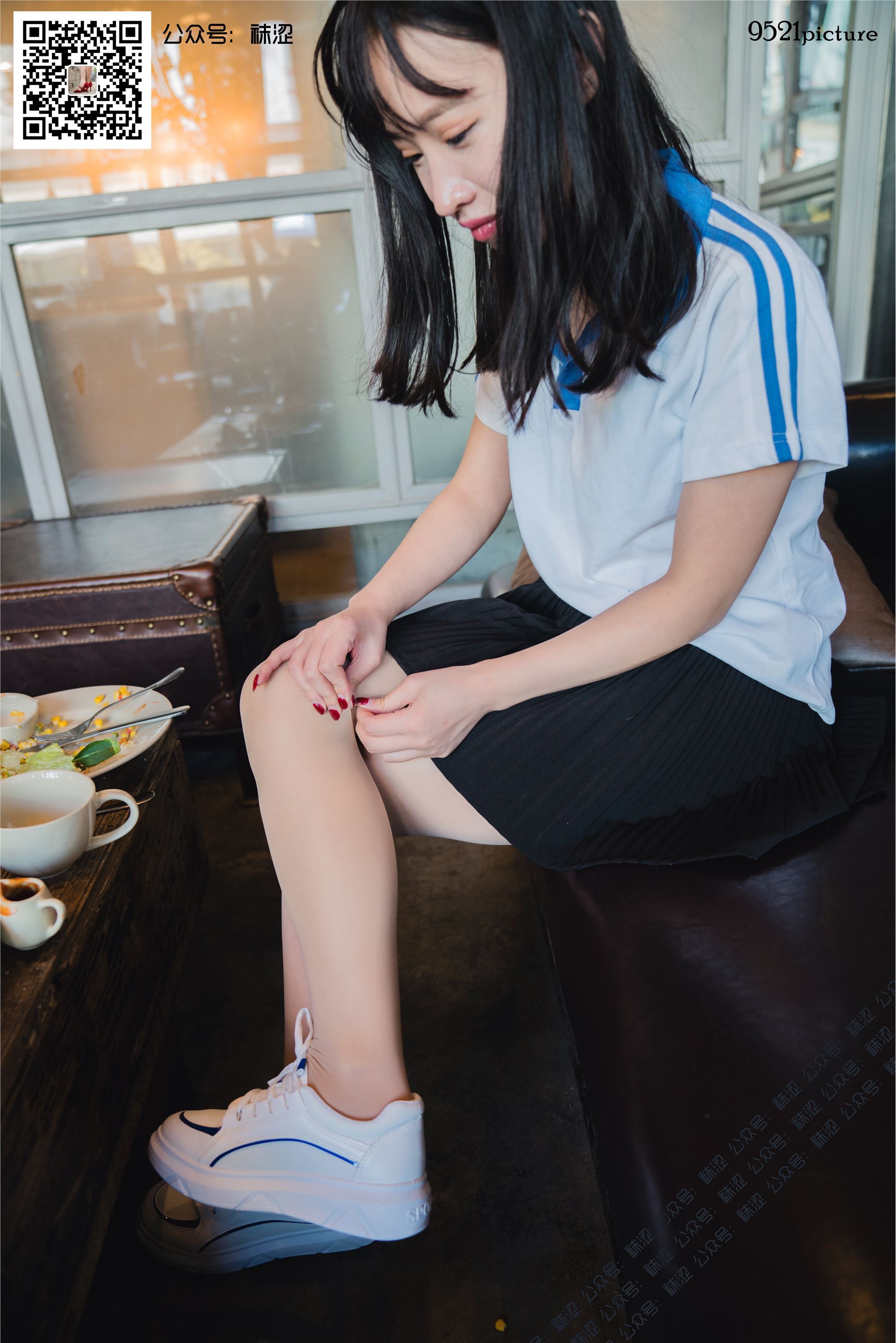 袜涩 005 Amanda学生制服